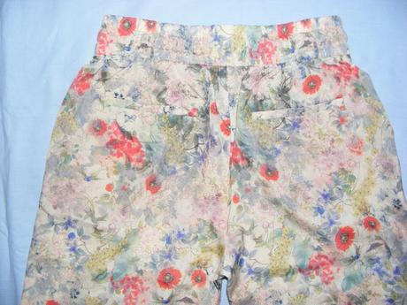 Kvietkavé nohavice zn. zara, zara,xs