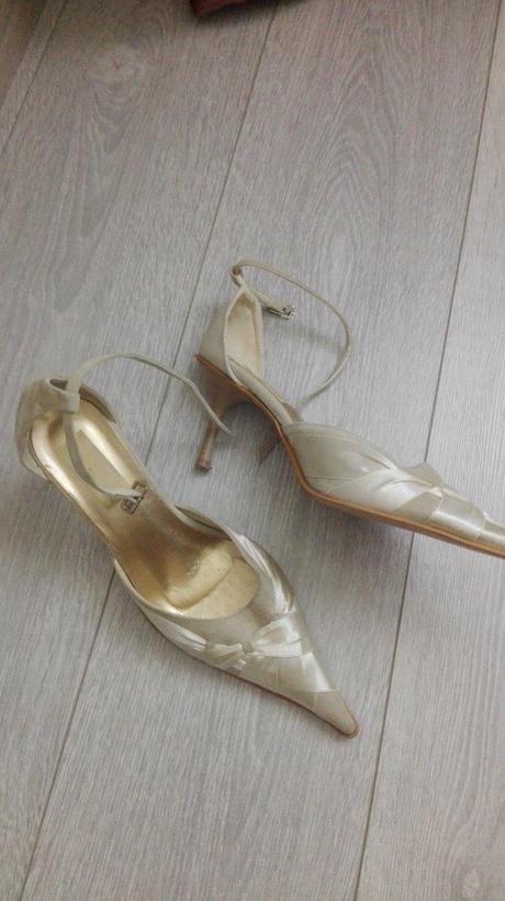 Darujem k nákupu obuv, 37