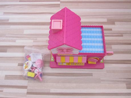 Domček s postavičkami, 