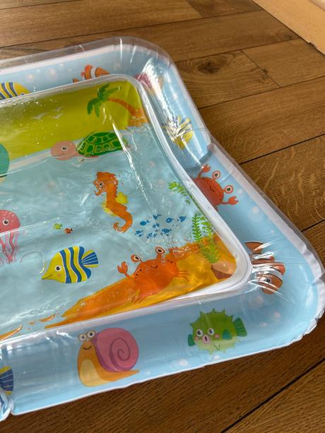 Podložka na hranie vodová,