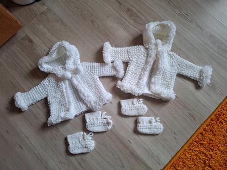 2 pletené svetriky s papuckami, 62 / 68