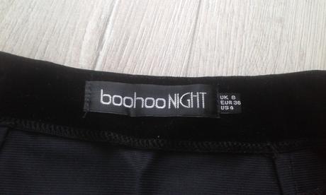 Nádherná vyšívaná sukňa, 36