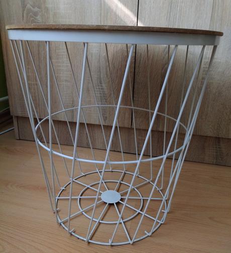 Príručný úložný stolík, 