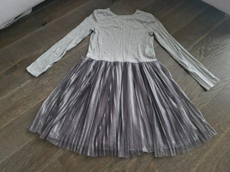 Krasne saticky gap s tylovou plisovanou suknou, gap,164