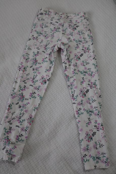 Dievčenské nohavice, 134