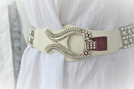 Biely elastický opasok, 