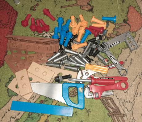 Pracovny stolik s naradim, 