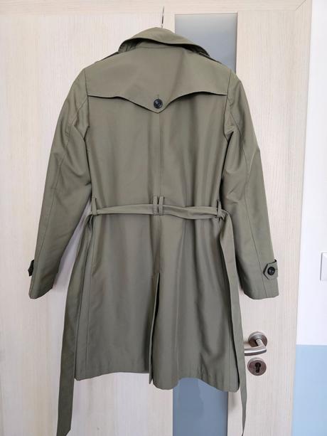 Trenchcoat, 36