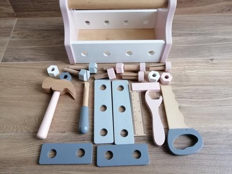 Kids concept drevené náradie v boxe,