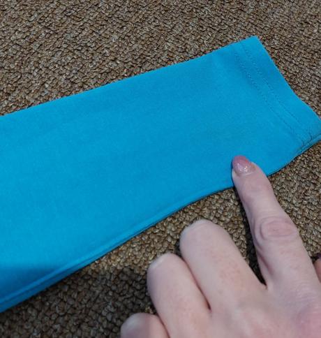 Meniace sa tričko dino, 110