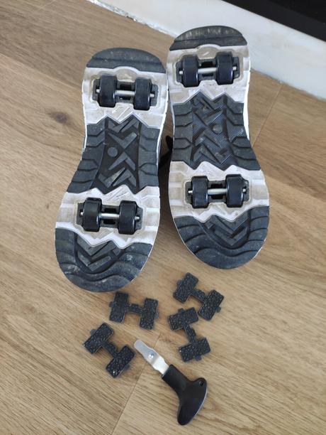 Botasky na odnimatelnych kolieskach, 37