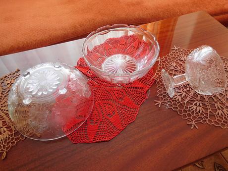 Sklenené misy, 