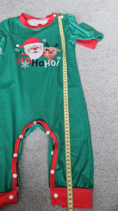 Vianocny pyzamkovi overal, 86