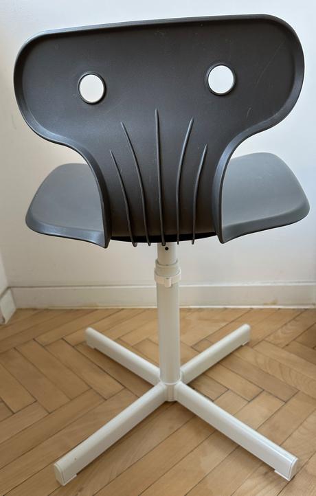 Ikea detská stolička molte grey za 15eur,