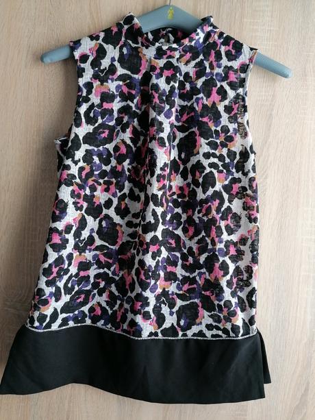 Pružný top, next,s