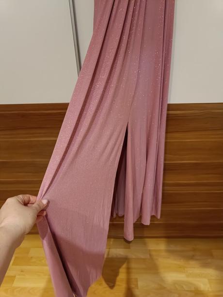 Predám krásne plesové šaty veľkosť 44/46 skôr 44, 44