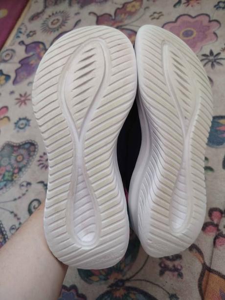 Znackove tenisky ako nove, skechers,35