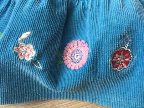 Menčestrová sukňa, 104