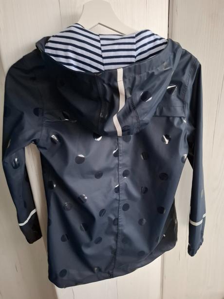 Neremokava vetrovka, 146