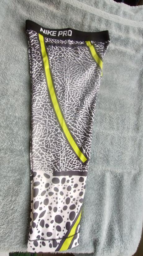 Trojštvrťové legíny, nike,s