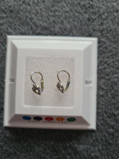 Cutie dievcenske nausnice pre novorodenca, 