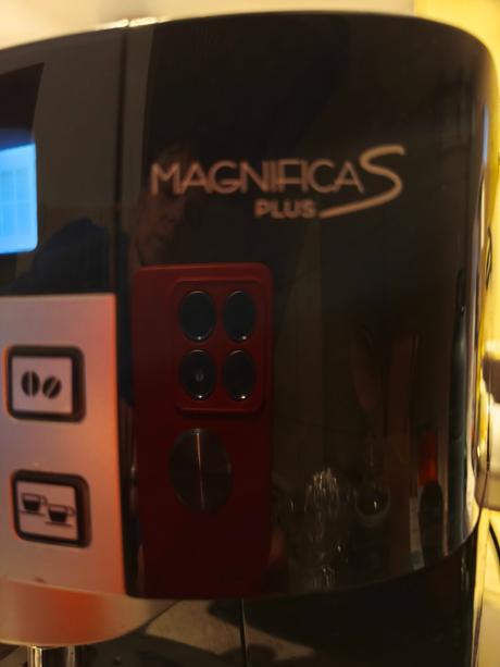 Plnoautomatický kávovar delonghi, 