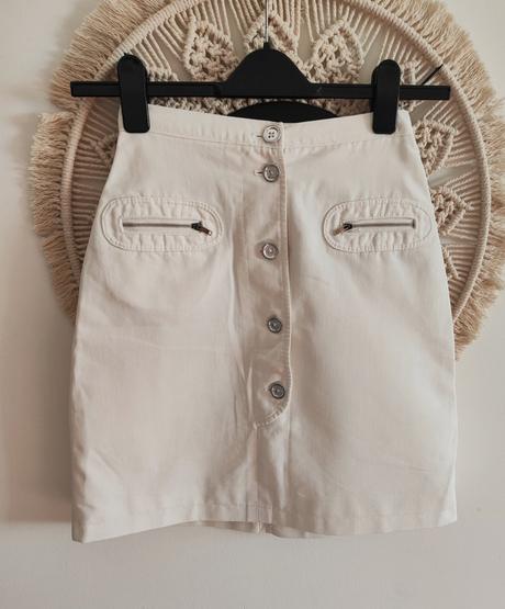 Sukňa a vysokým pásom, s