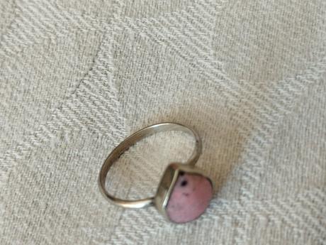 Prsteň s rodonitom,