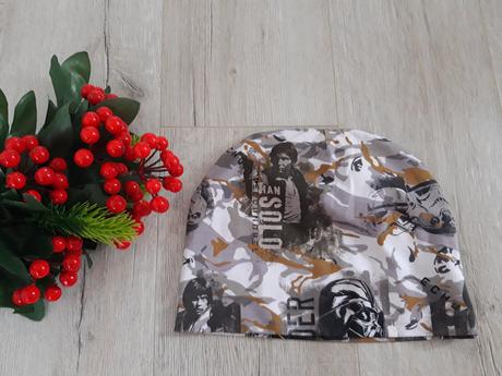 Mikina s čiapkou, 146