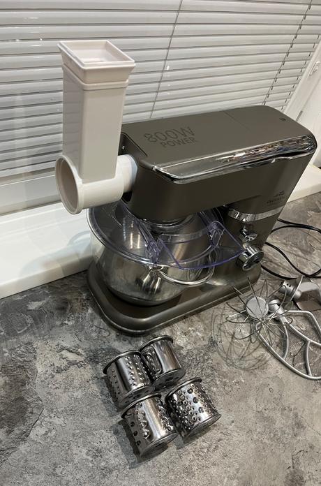 Kuchynský robot eta gratussino bravo ii 0023 90070, eta