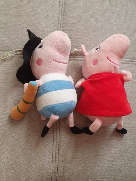 Predám 2ks plyšové postavičky prasiatko pepa, 