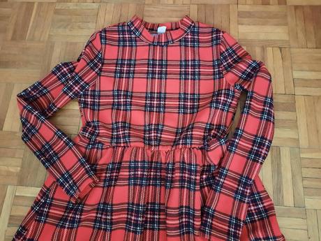 Dievčenské šaty, 146