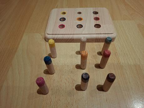 Montessori, učenie farieb, uchop, geoboard, 