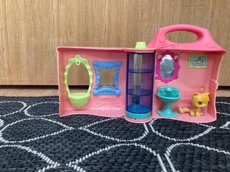 Littlest pet shop - zvieratko a malý domček, 