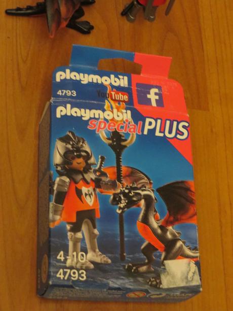 Playmobil - postavička rytiera s drakom,