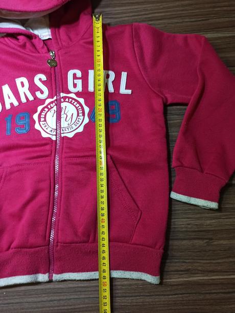 Hrubšia mikina, 146