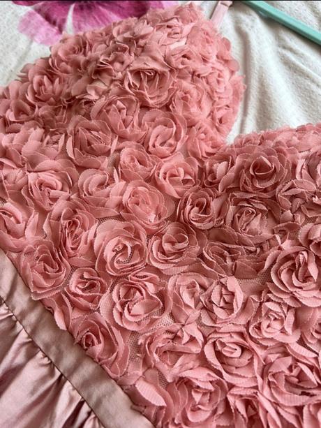 Slávnostné šaty, s