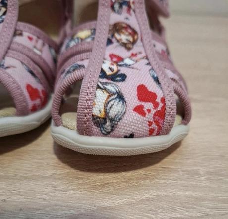 Dievčenské papuče s pevnou pätou a koženou stielko, ciciban,20