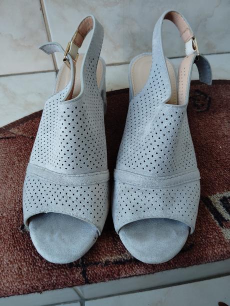 Sivé sandále veľ.37, 37