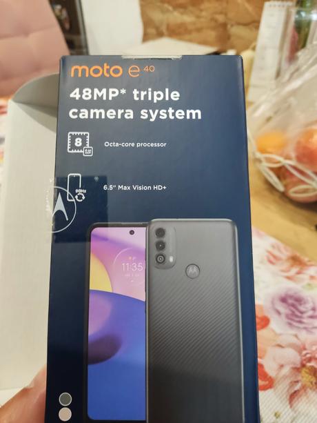 Motorola e 40, top stav,