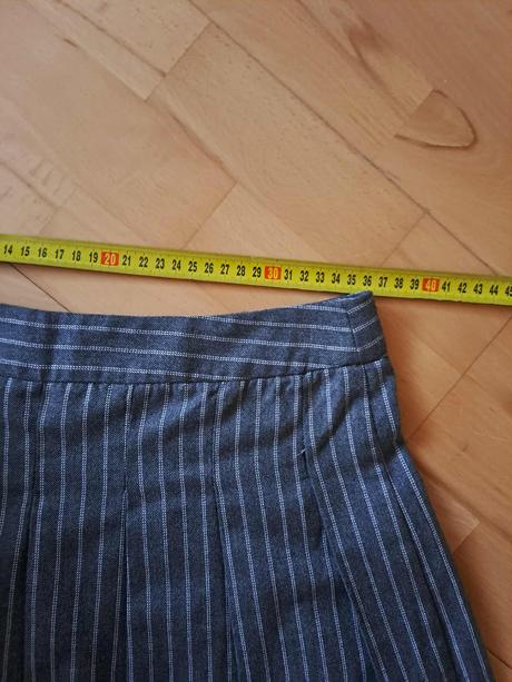 Siva pruhovana skladana sukna, sinsay,l / m