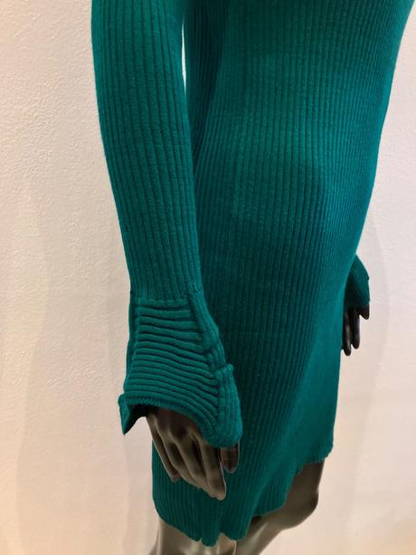 Dámske rebrované šaty s rolákom (s), s