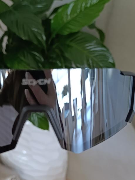 Zrkadlové cyklistické či športové okuliare, 