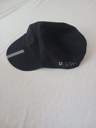 Šiltovka, decathlon,146