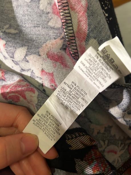 Šaty čierne s kvetinovým vzorom, atmosphere,40