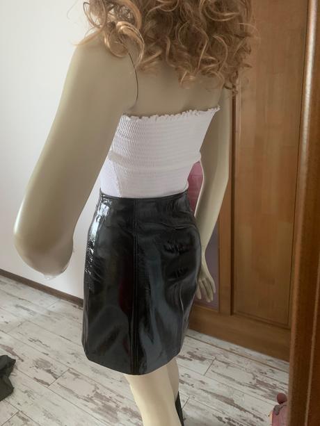 Lakovana sukna berschka, bershka,xs