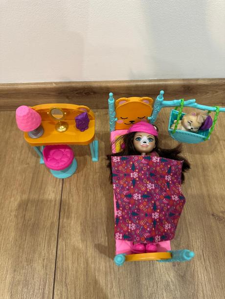 Bábiky enchantimals, 