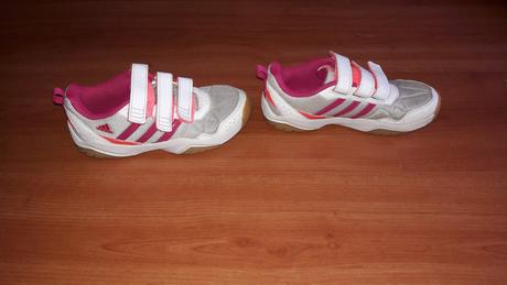 Tenisky -halovky, adidas,32