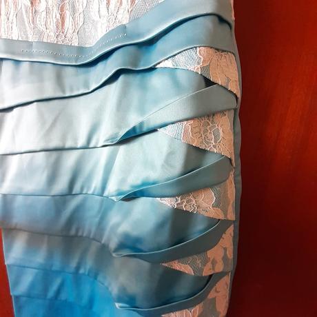 Veľmi pekné spoločenské šaty, 46