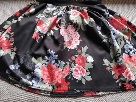 Kvetinove šaty, s
